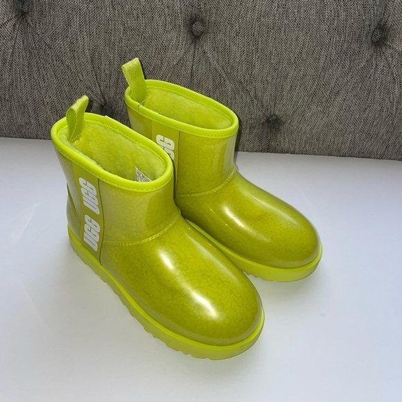 New Ugg Classic Clear Mini women size 6